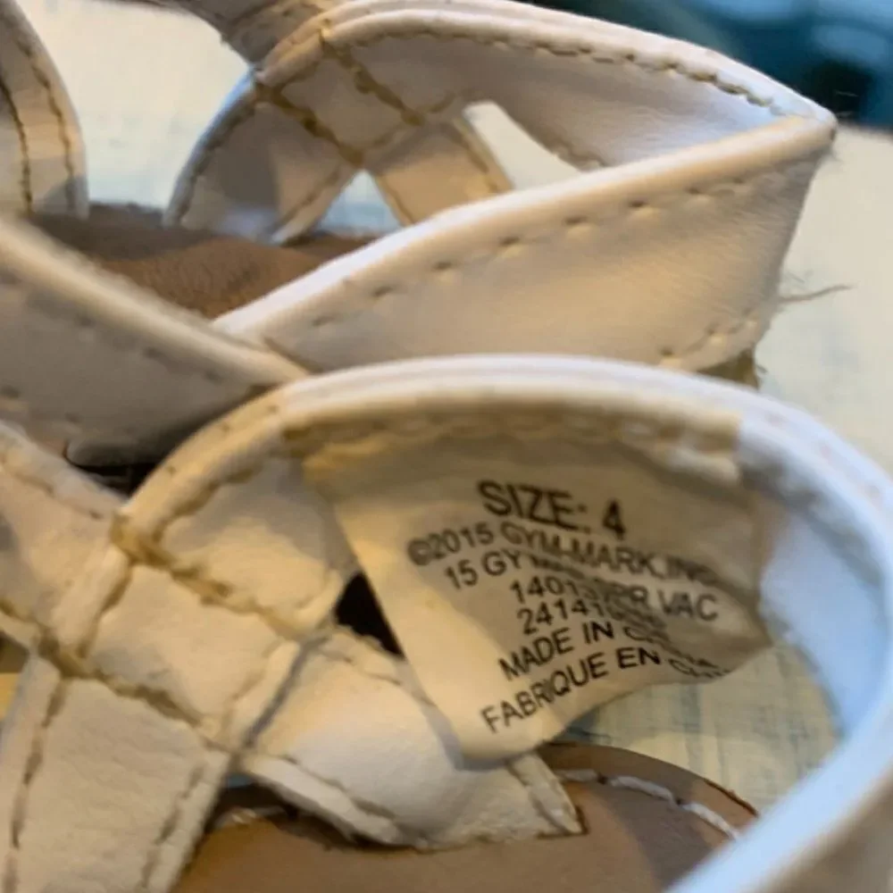 Gymboree White Sandal  Size 4